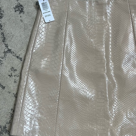 NWT! babaton faux leather mini skirt - Picture 6 of 7